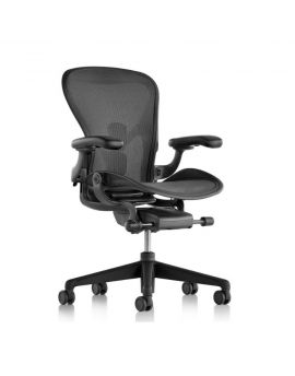 Zwarte design bureaustoel met zwarte netbespannen rug